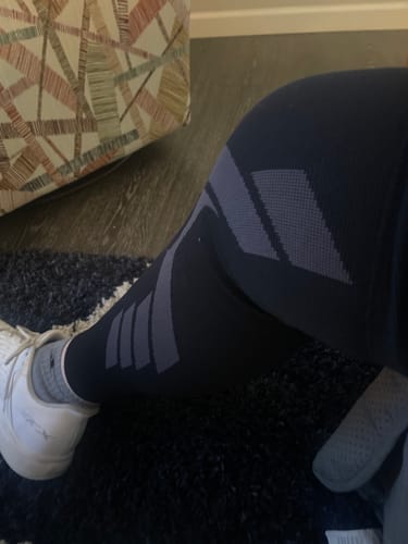 Customer photo review of Compression Sleeves V2 for Knees and Legs