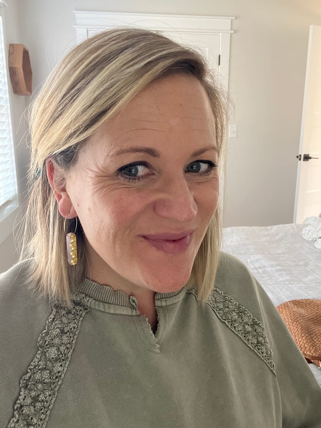 Customer photo review of Suni Hoop Earrings in Blush