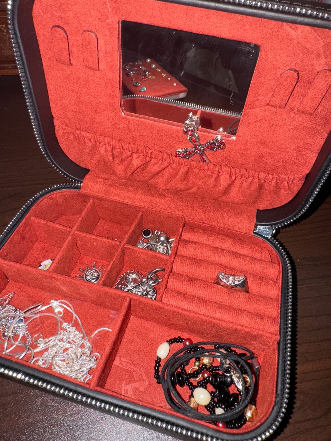 Customer photo review of DYT TRAVEL JEWELRY CASE