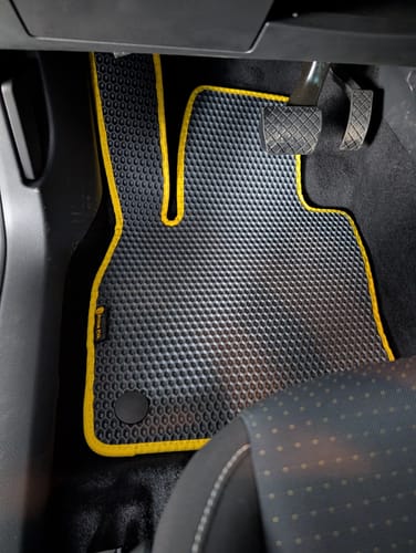 Customer photo review of Auto Fußmatten nach Maß - Vorne