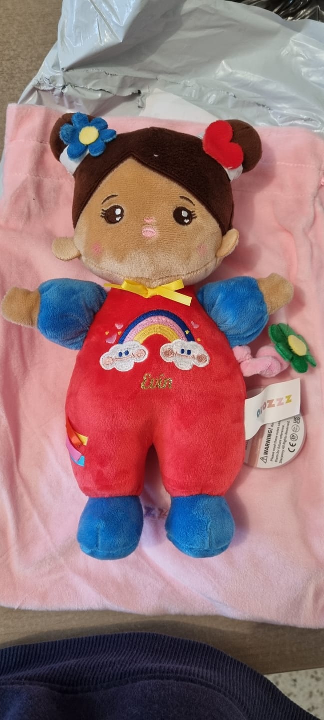 Customer photo review of Personnalisée Mini Poupée en Peluche pour Bébé Fille & Ensemble-cadeau