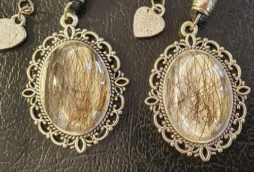 Customer photo review of Oval Everlasting Pendant