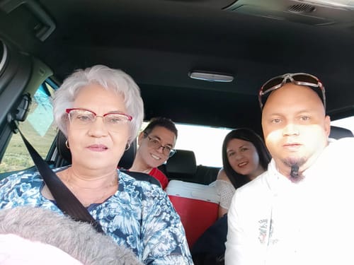 Customer photo review of Milkshake Silver Shine Light Shampoo 300ml