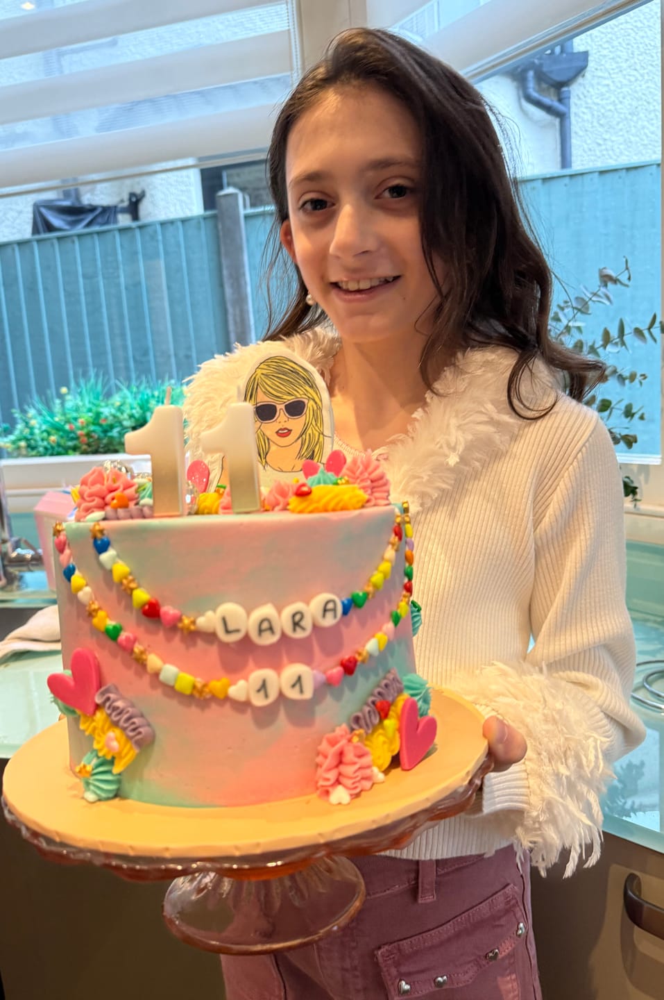 Customer photo review of Taylor Swift Cake