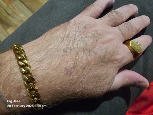 Customer photo review of 18k Gold Cuban Link Bracelet