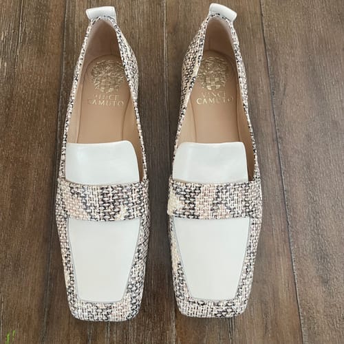 Customer photo review of Luxury Fashion Retailer | Premium Shoes | Shelf Pulls & Returns | 25 Pieces | Small Box #E-88