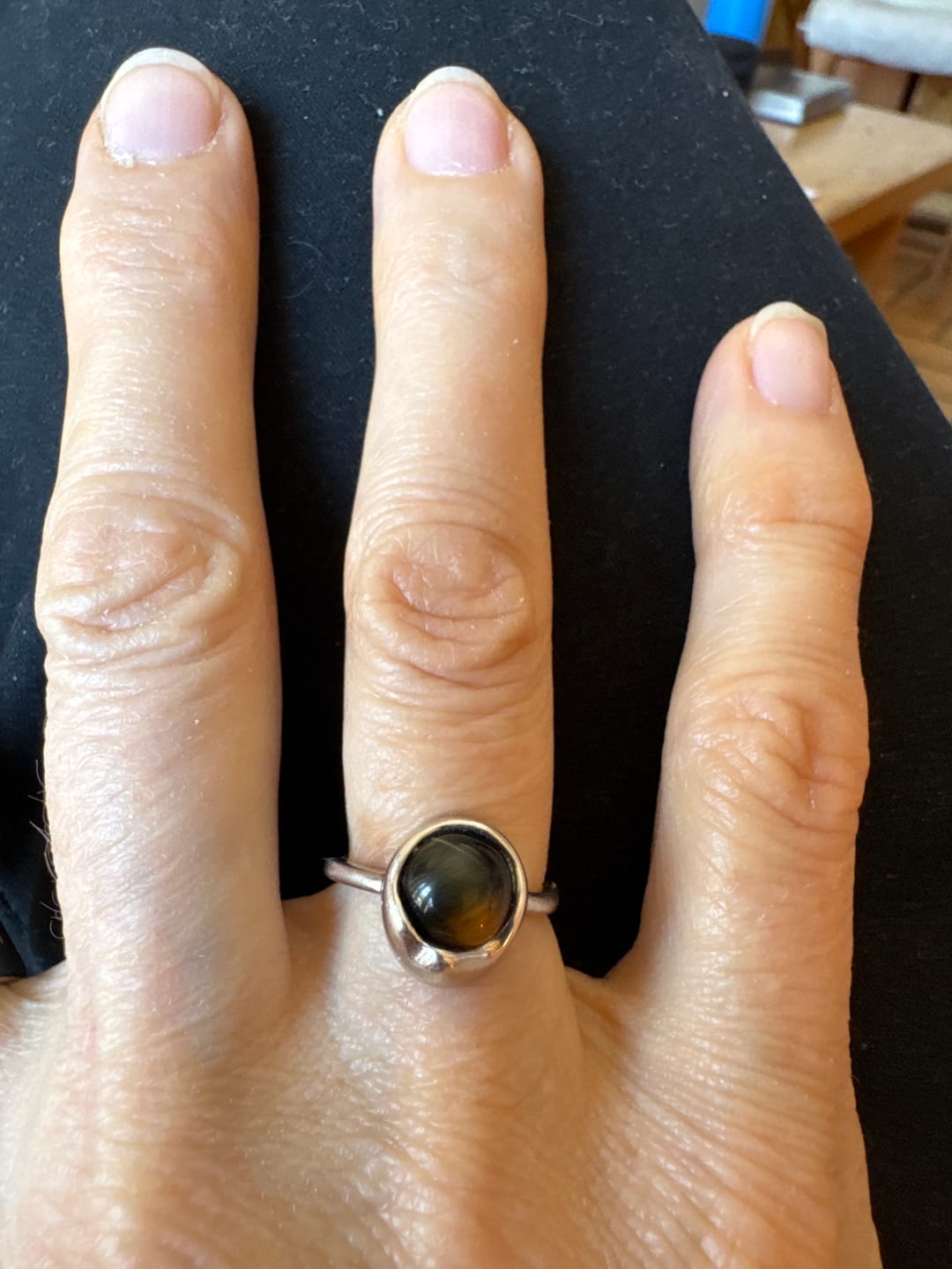 Customer photo review of Bague Ajustable "Shakti" en Oeil de Tigre & Argent
