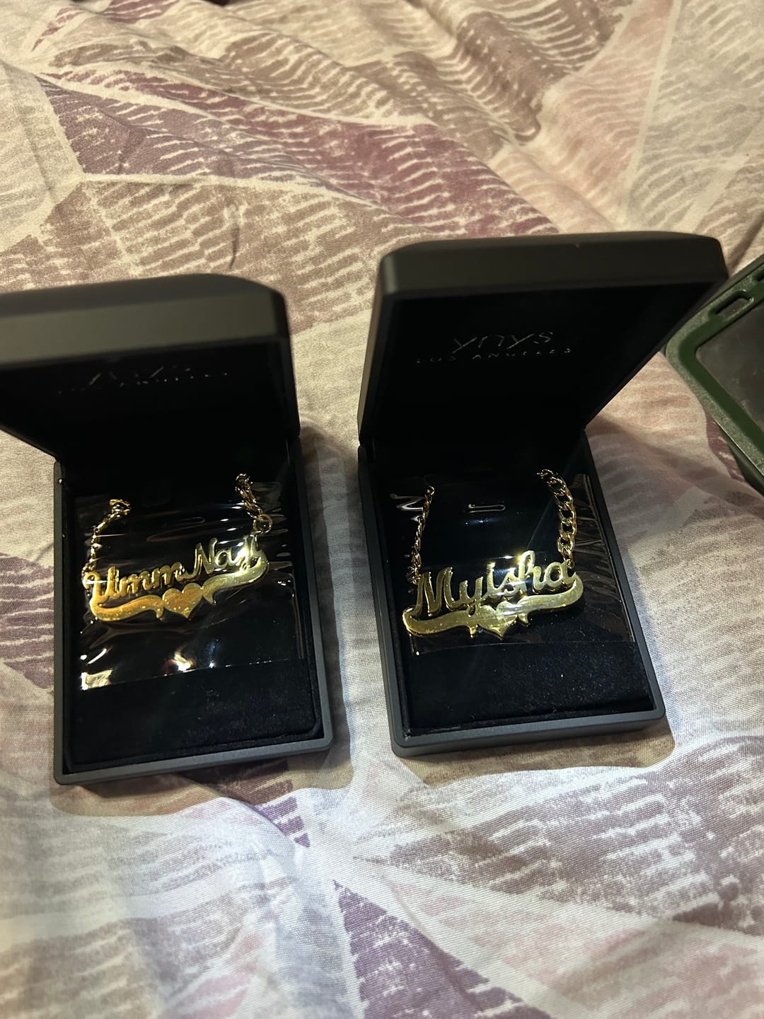 Customer photo review of Classic Heart Bar 3D Plated Name Necklace