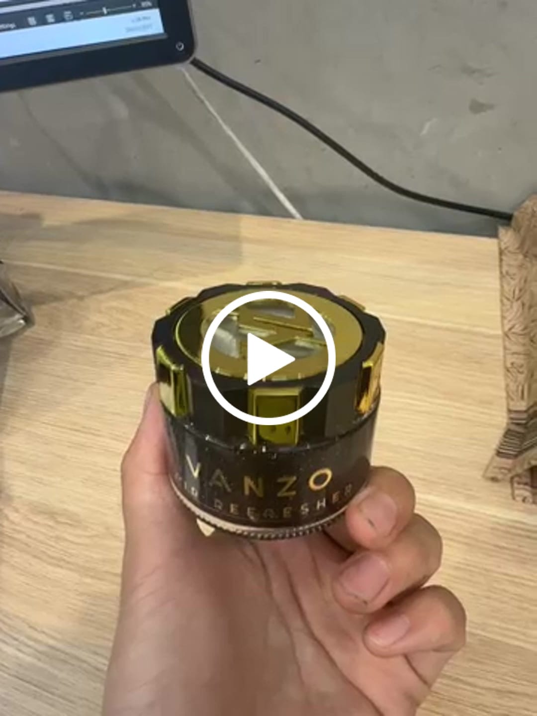 Customer video review of 1616 VANZO LX 【Secret Musk】