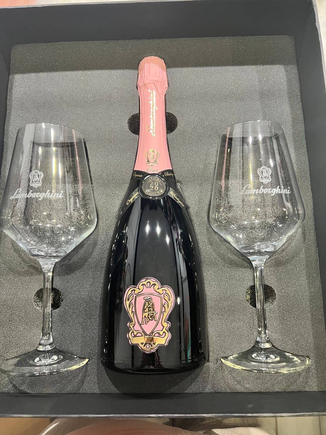 Customer photo review of Lamborghini Rosè "The Legend" with Gift Set & Wine Glasses