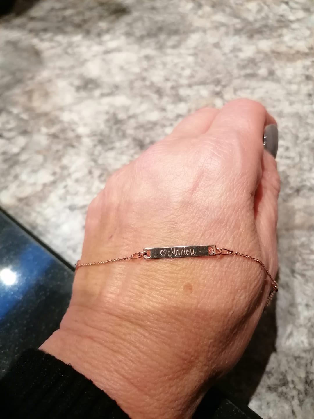 Customer photo review of Baby Armband mit Gravur länglich