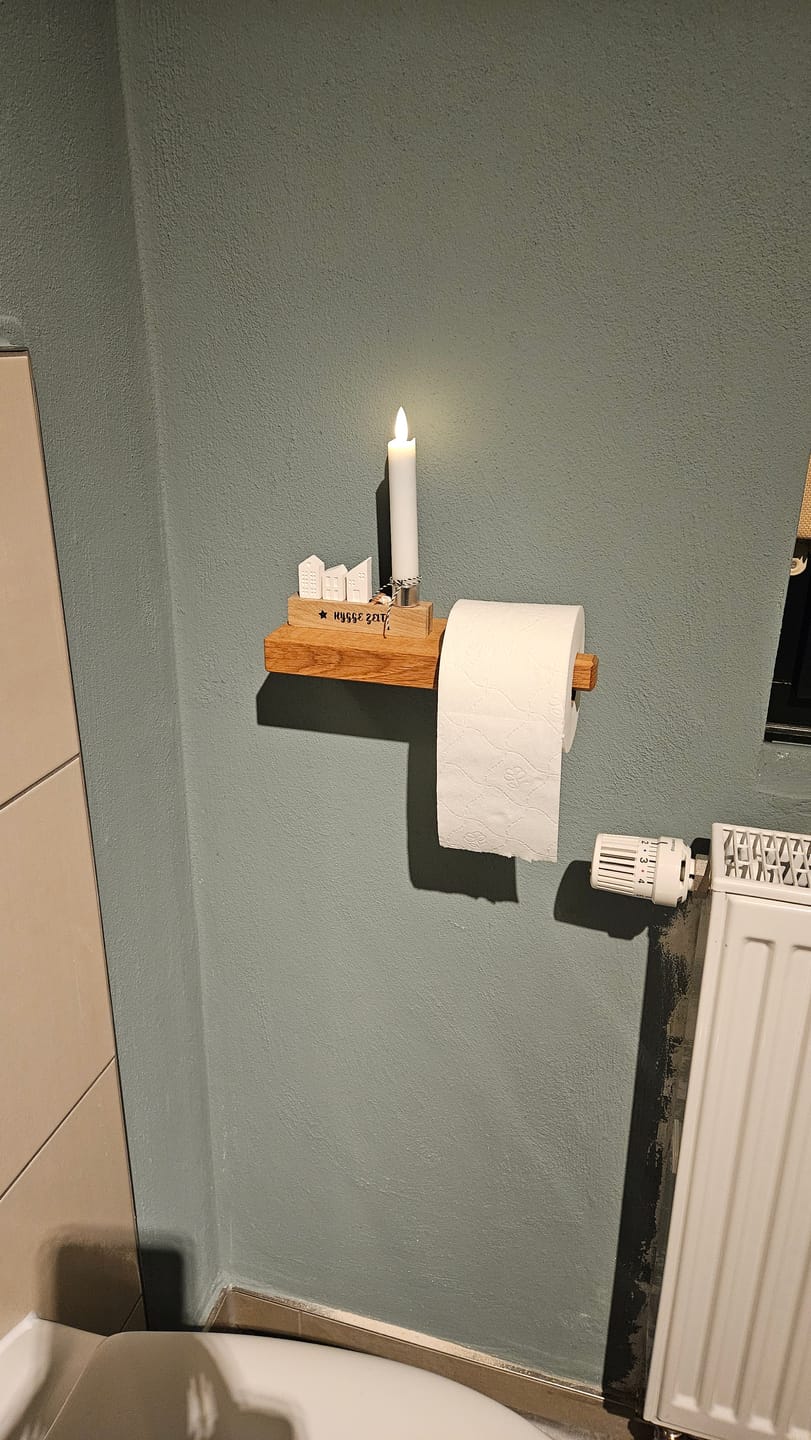 Customer photo review of Toilettenpapierhalter LEO aus Eiche