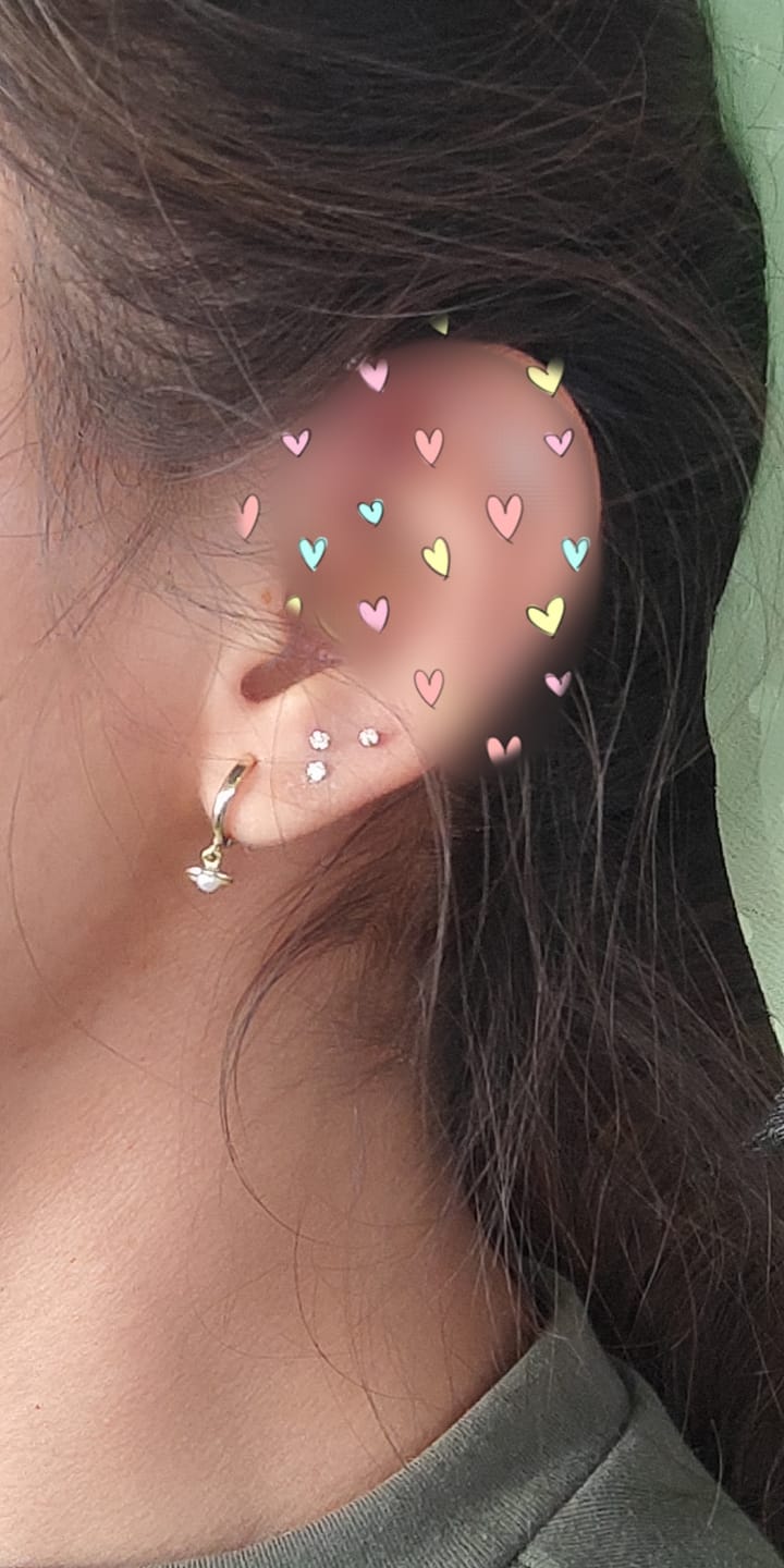 Customer photo review of Piercing Mini Diamante