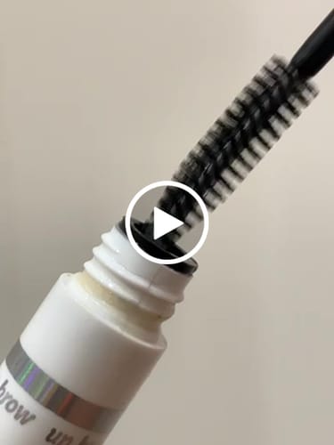 Customer video review of GEL DE SOBRANCELHA UP BROW 8G