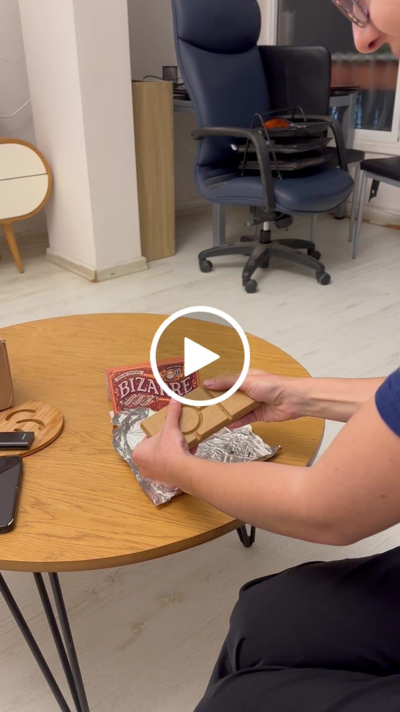 Customer video review of Coffee and Stroopwafel Bizarre Bar 195g