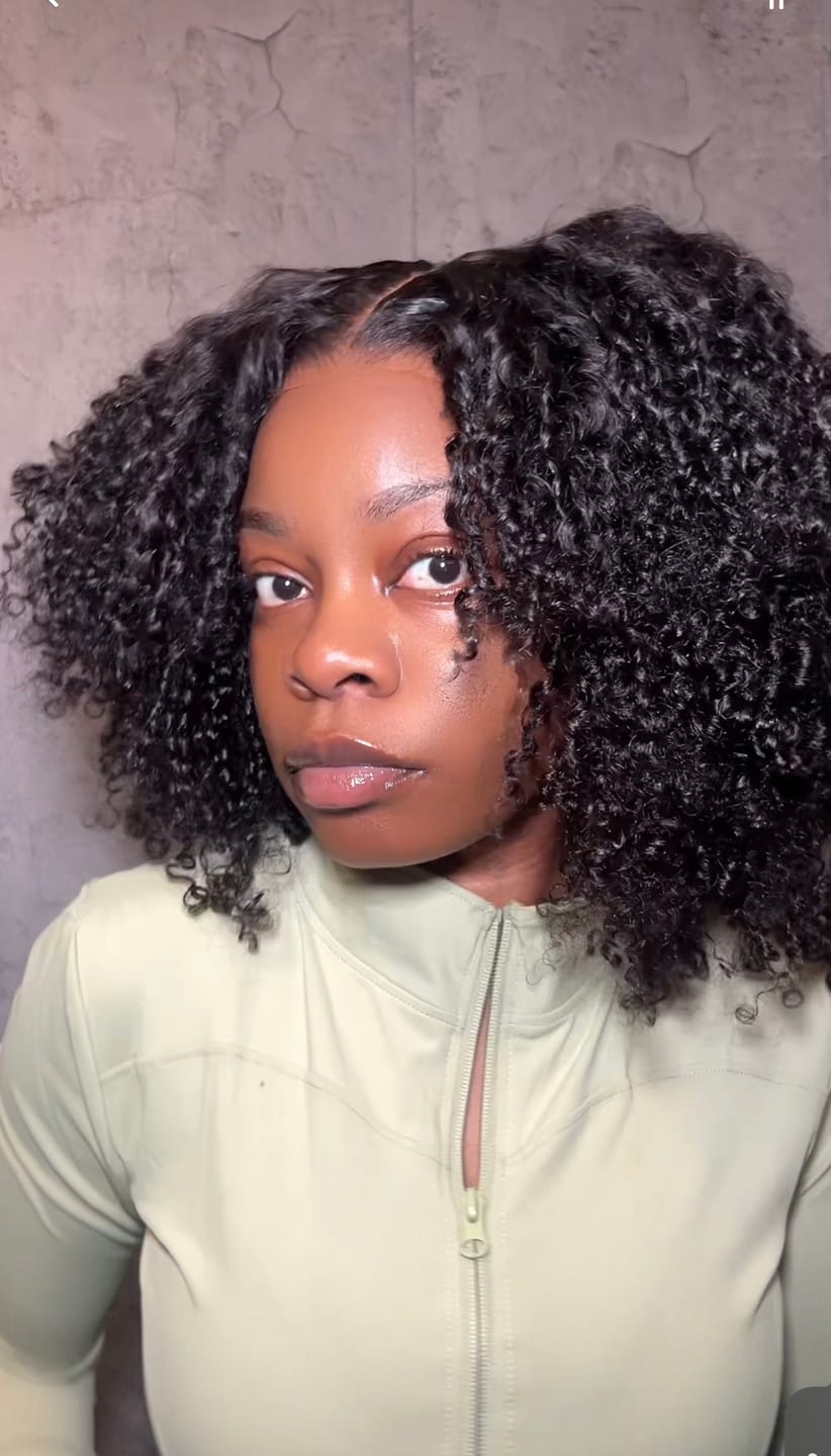 Customer photo review of Wavymy Afro Kinky Curly 7x5 Lace Glueless Wigs HD Lace Wear & Go Wigs Dome Cap 180% Density Layered Curly Hairstyle