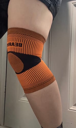 Charlotte K. review of Pair of Knee Compression Support Sleeves For Arthritic Pain Relief & Recovery image 1 out of 3