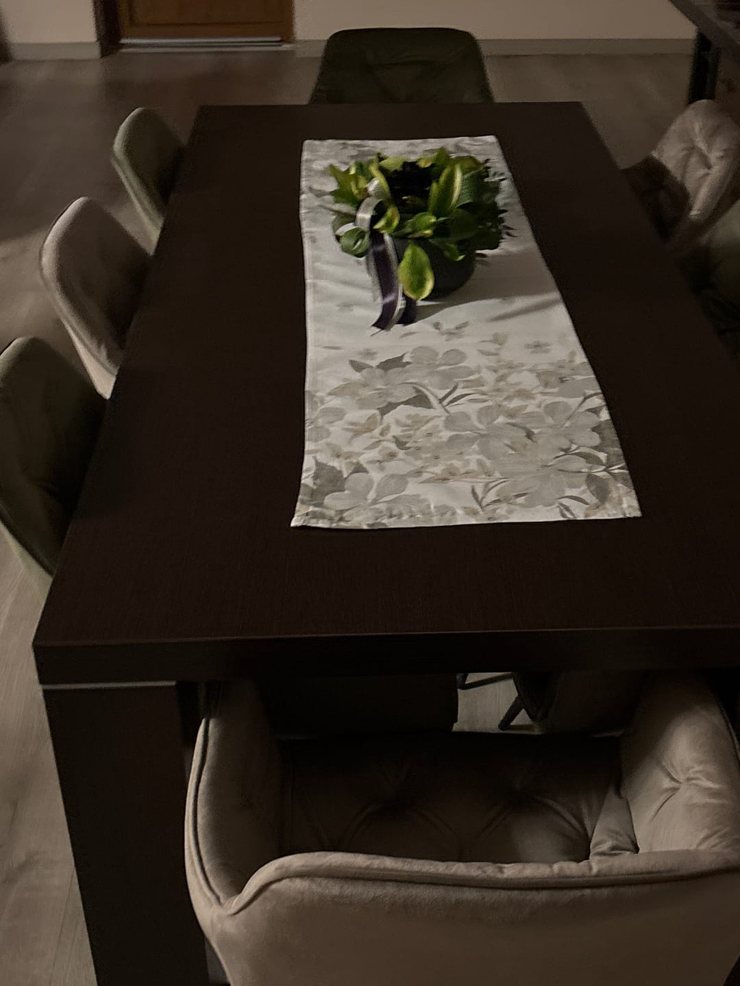 Customer photo review of Scaun MANGO, bej/negru, stofa catifelata/metal, 57x45x83 cm