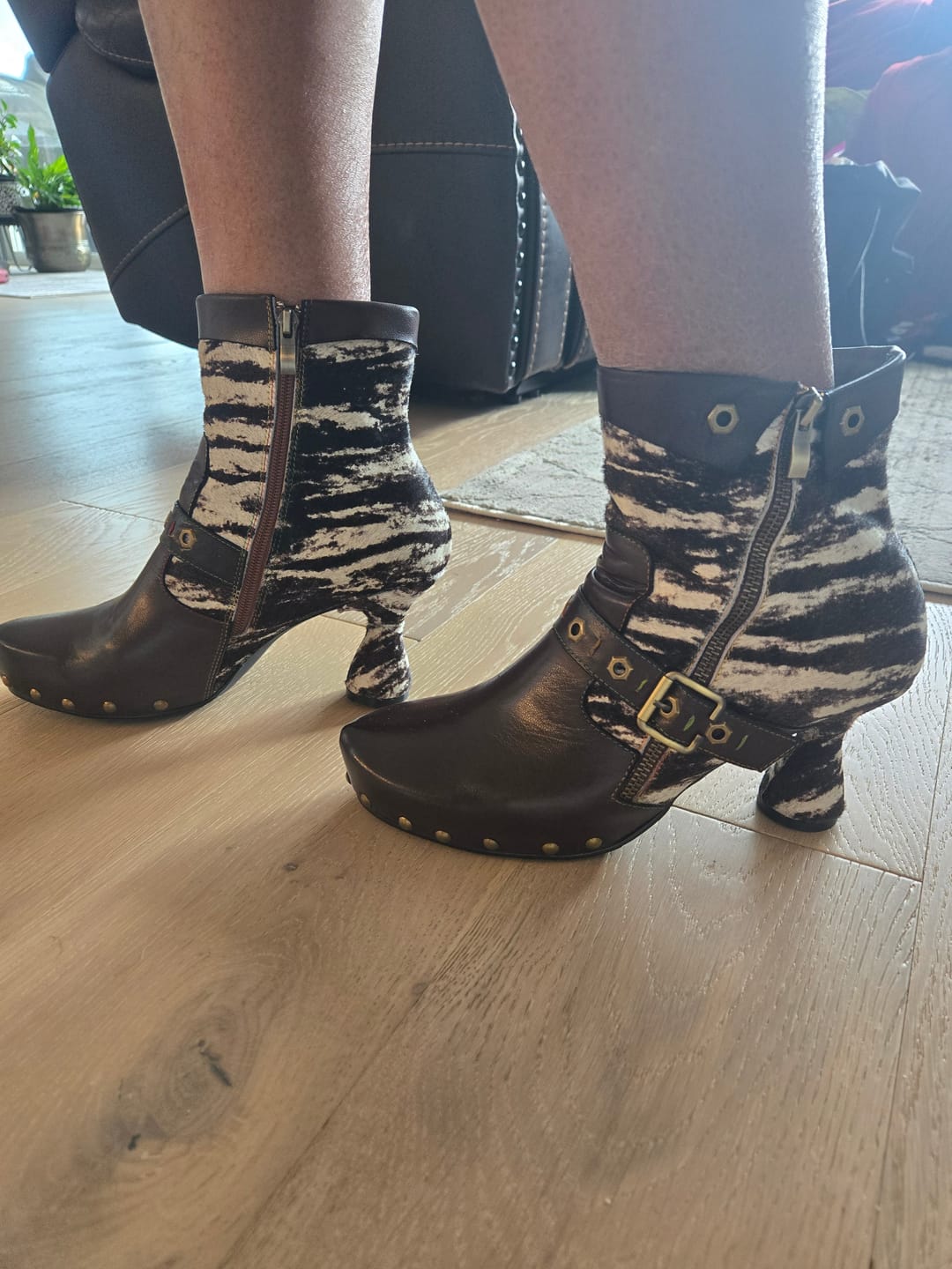 Customer photo review of Retro Handmade Fur & leather patchwork Buckle Ankle Boots