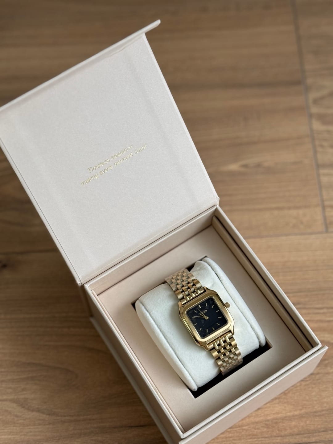 Customer photo review of Macy Gold Black