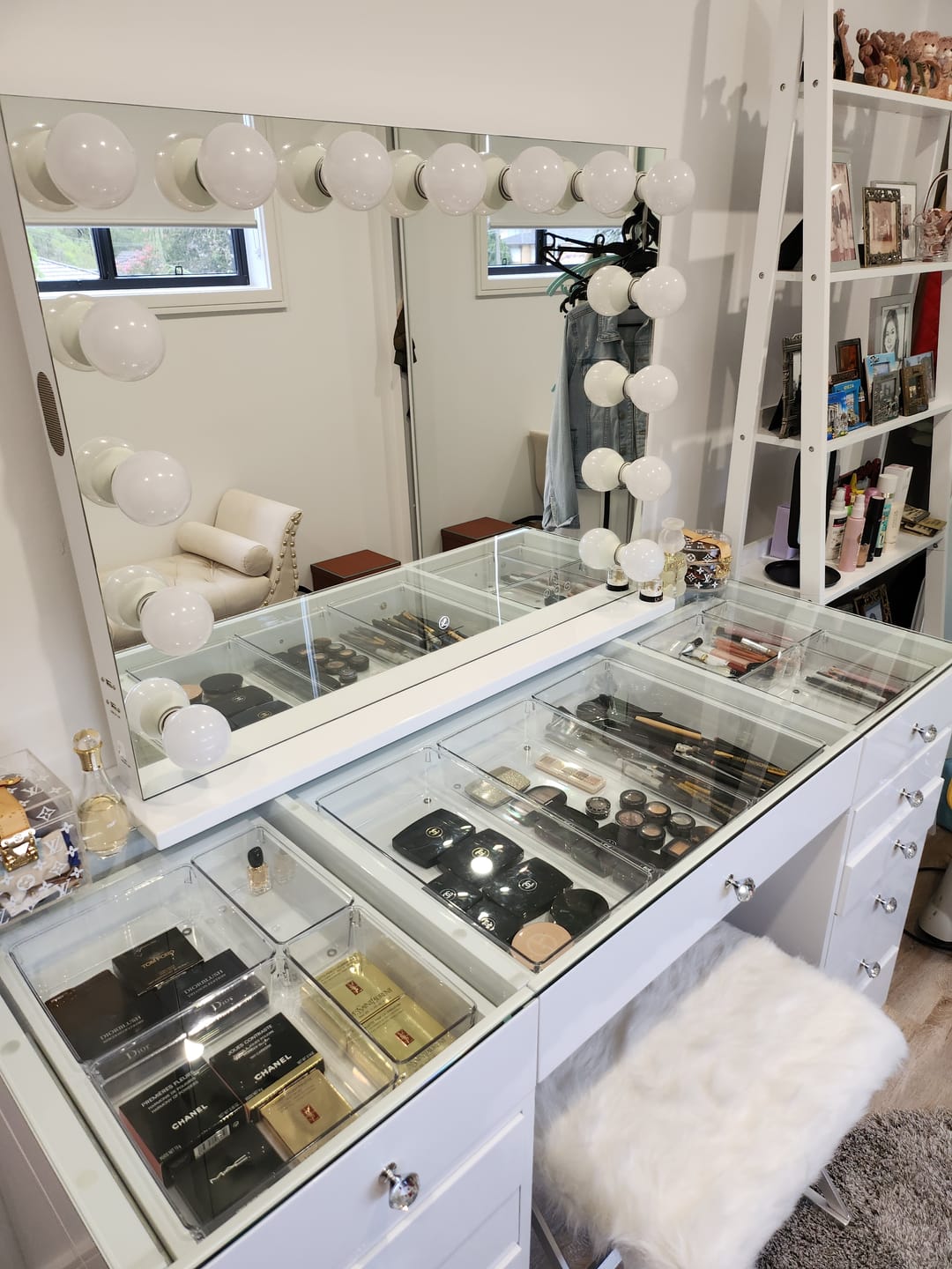 Customer photo review of MILA ROSE Beauty Station - Table Only
