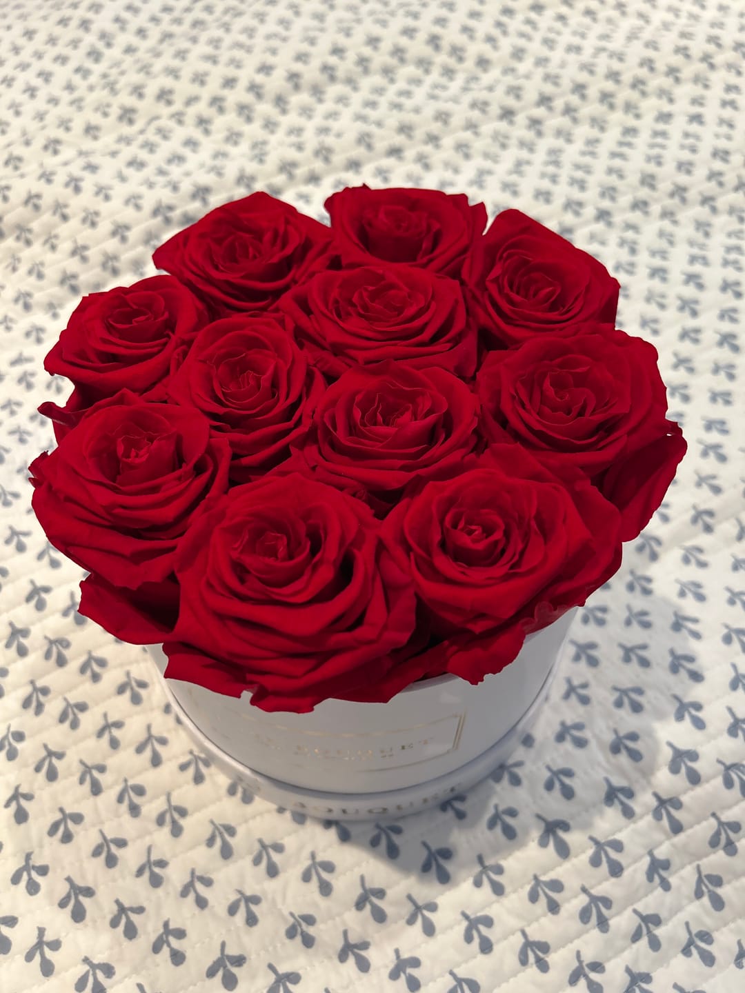 Customer photo review of Medium Round Everlasting Rose Box