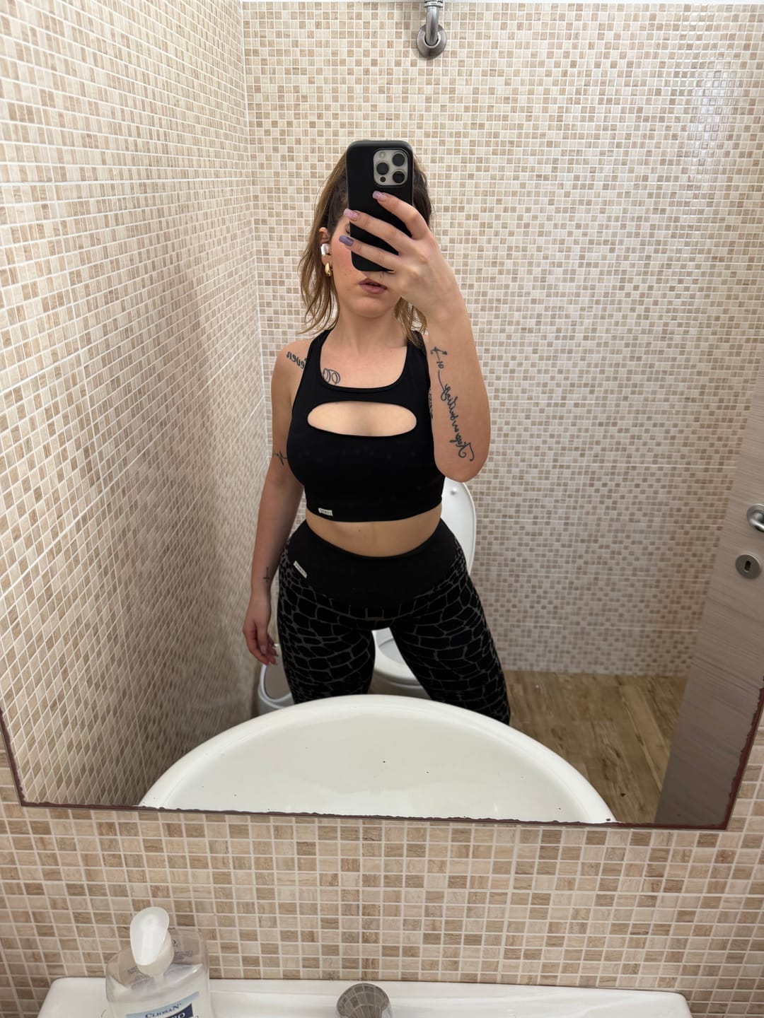 Customer photo review of Top Goth nero