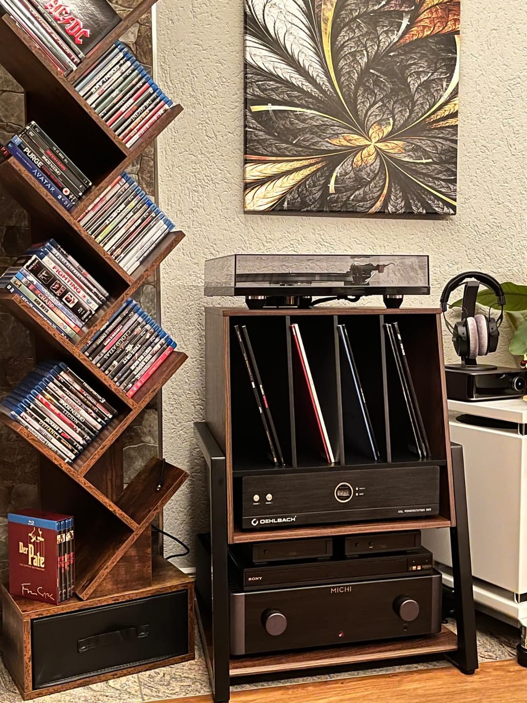 Customer photo review of Eiffel Record Player Stand