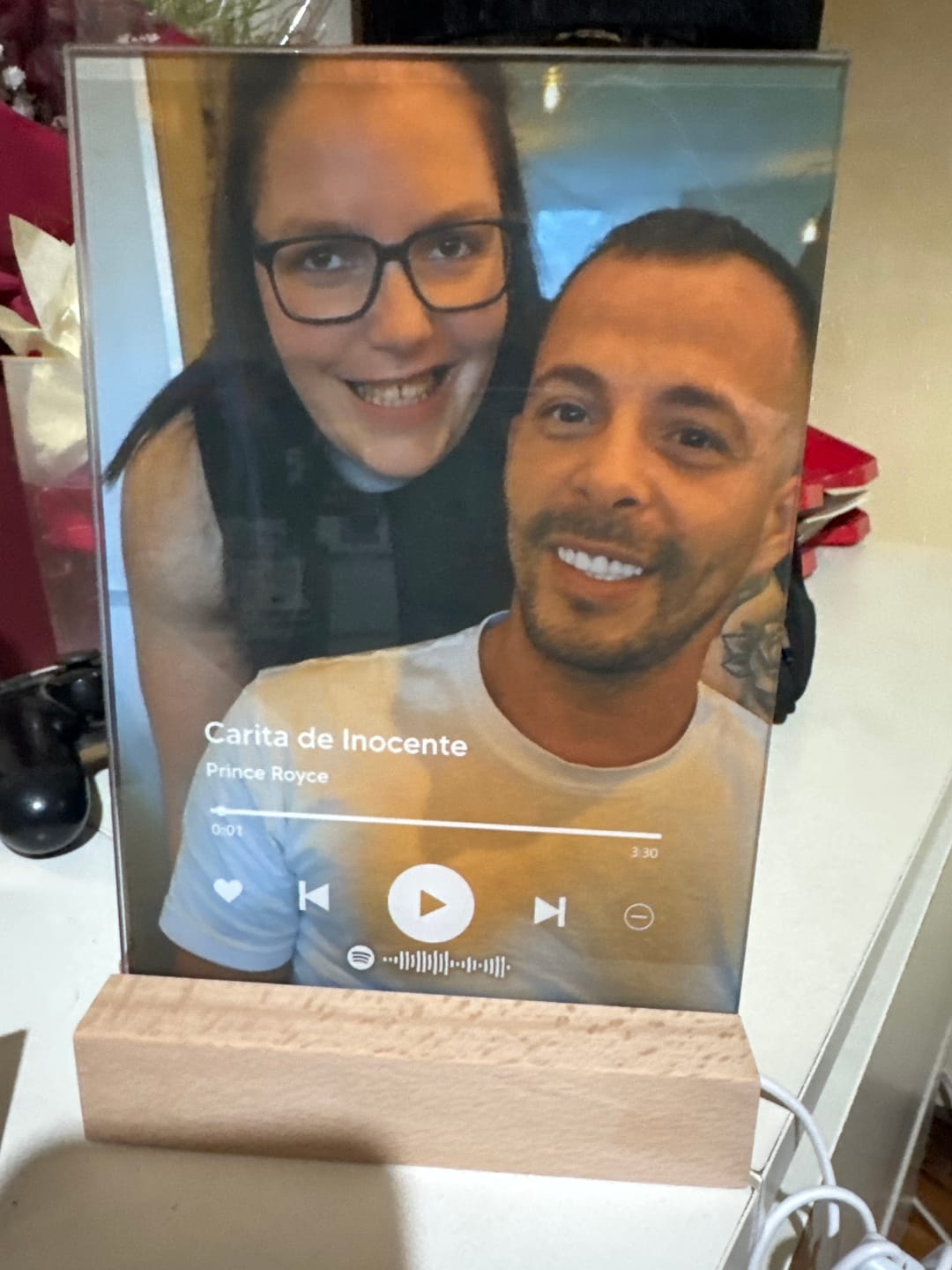 Customer photo review of Lâmpada Spotify Player Personalizável c/ Fotografia Completa