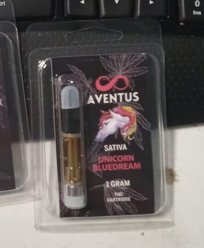 Customer photo review of THC UNICORN BLUEDREAM Full Spectrum 510 Thread Vape Cartridge 1000mg 1 gram