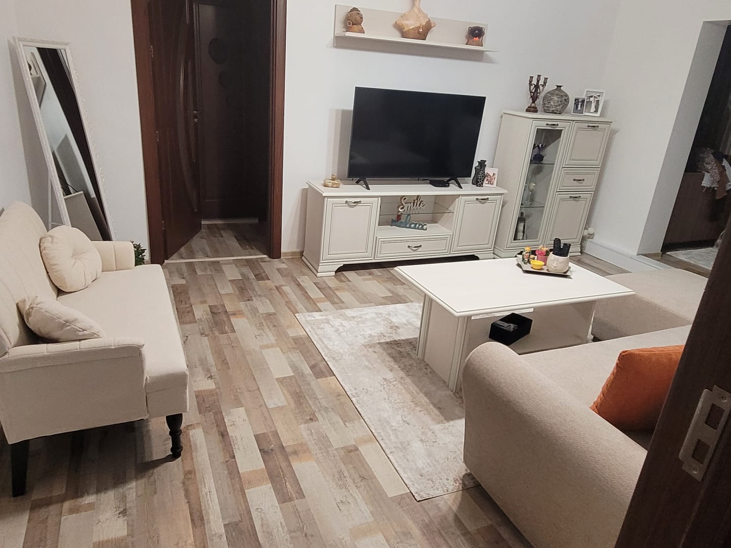 Customer photo review of Oglinda LAVAL, alb/auriu, metal/lemn, 40x150 cm