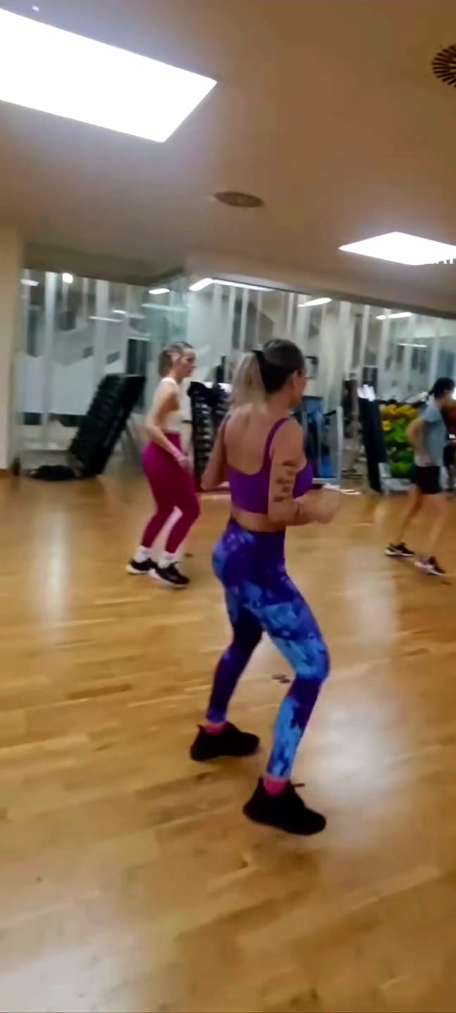 Customer photo review of Leggings Maltinto Caos Azzurro Viola