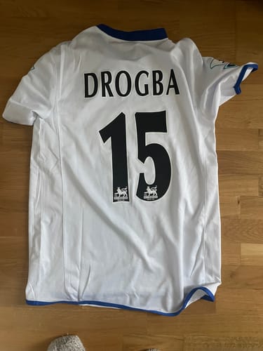 Customer photo review of Didier Drogba Chelsea Away 2004 Retro Football Jersey with Premier League Patch