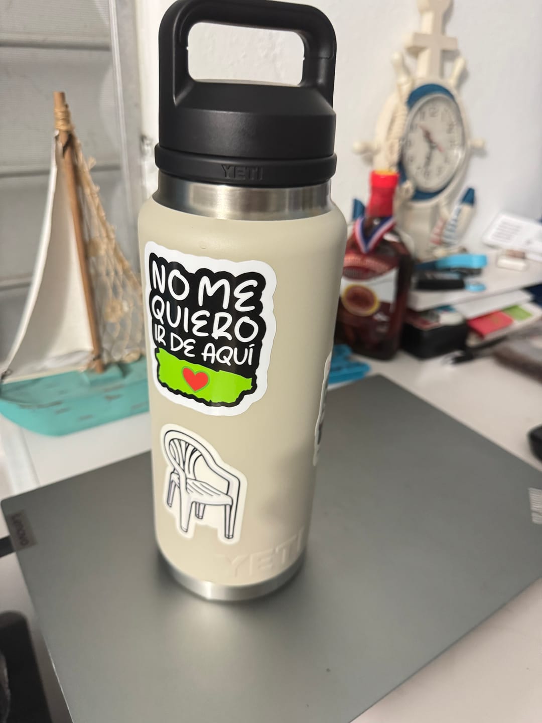 Customer photo review of Debí tirar más fotos (Sticker Laminado)