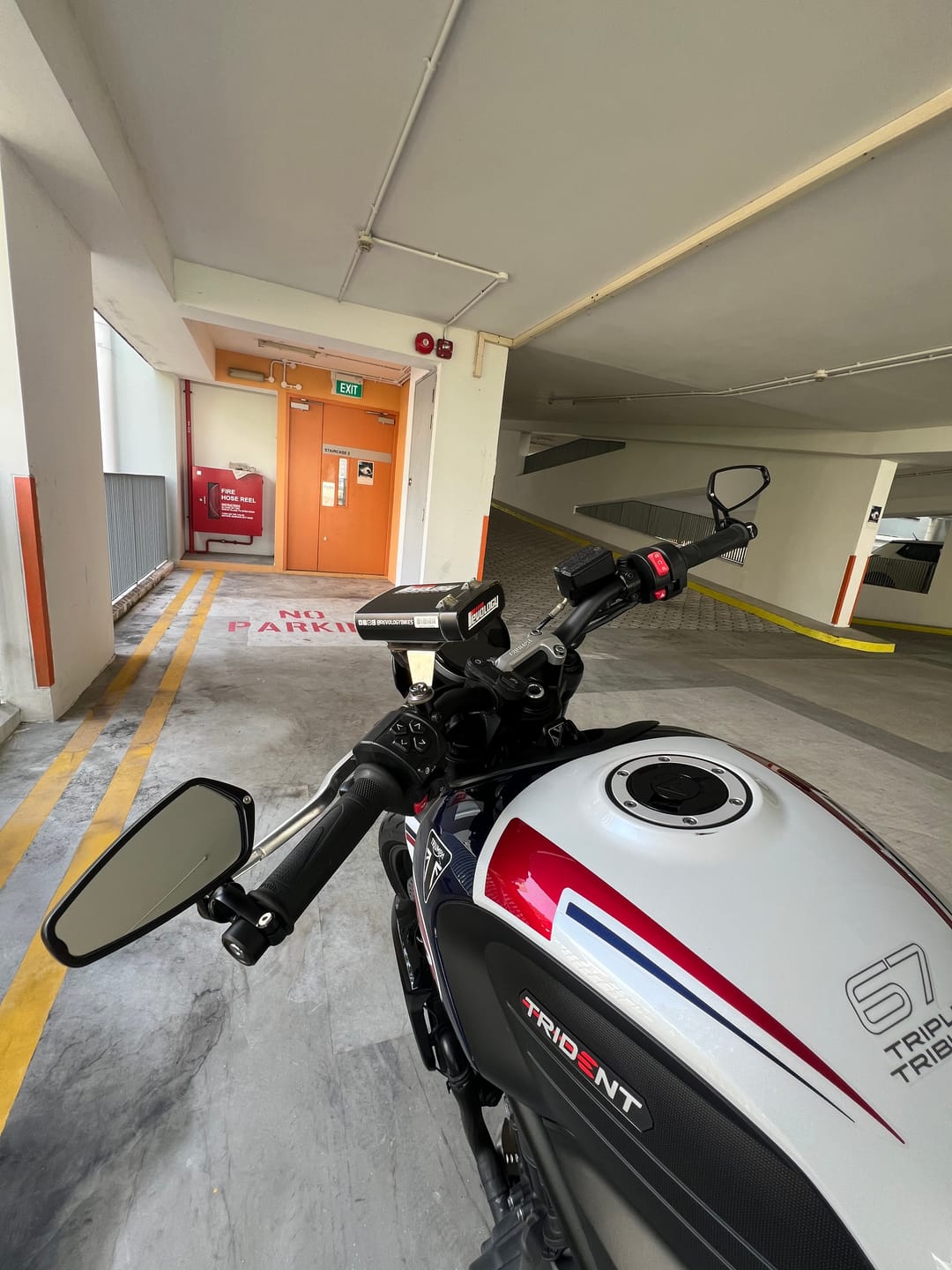 Customer photo review of Triumph Bar End Finishers & Mirror Kits - 7/8” Handlebar Triumph Models