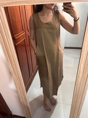 Sofia G. review of Vestido Midi Gabiroba Marrom Claro image 1 out of 1