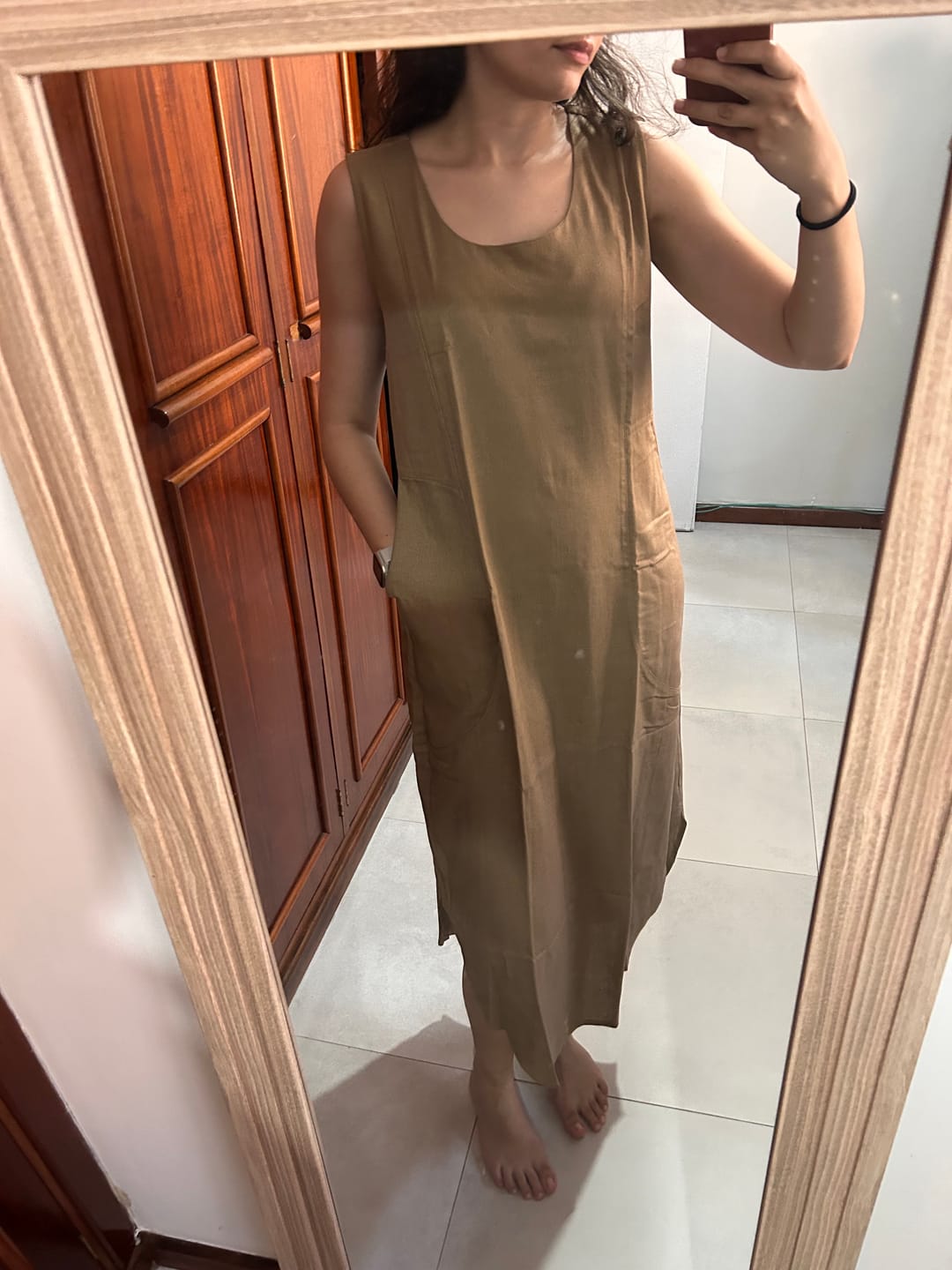 Customer photo review of Vestido Midi Gabiroba Marrom Claro