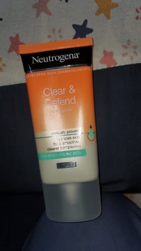 Customer photo review of Neutrogena Clear & Defend Spot Moisturizer 50ml