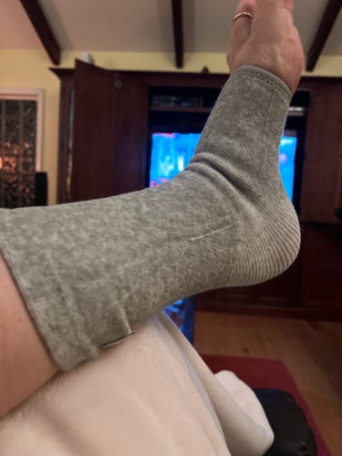 Customer photo review of Premium Anti-Fatigue Bamboo Footsleeves