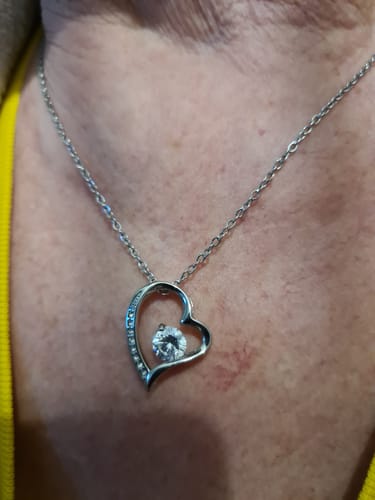 Customer photo review of Collier Amour Éternel - À la femme de ma vie - Joyeuse Saint Valentin (Édition Cupidon)