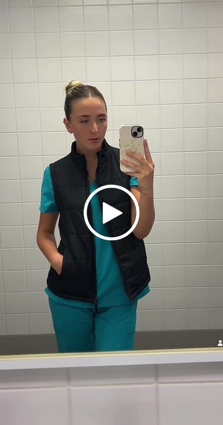 Customer video review of ELIZABETH Two Pocket Scrub Top (Original SLTECH™ fabric) - Teal
