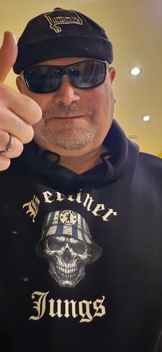 Customer photo review of Berliner Jungs Premium Hoodie