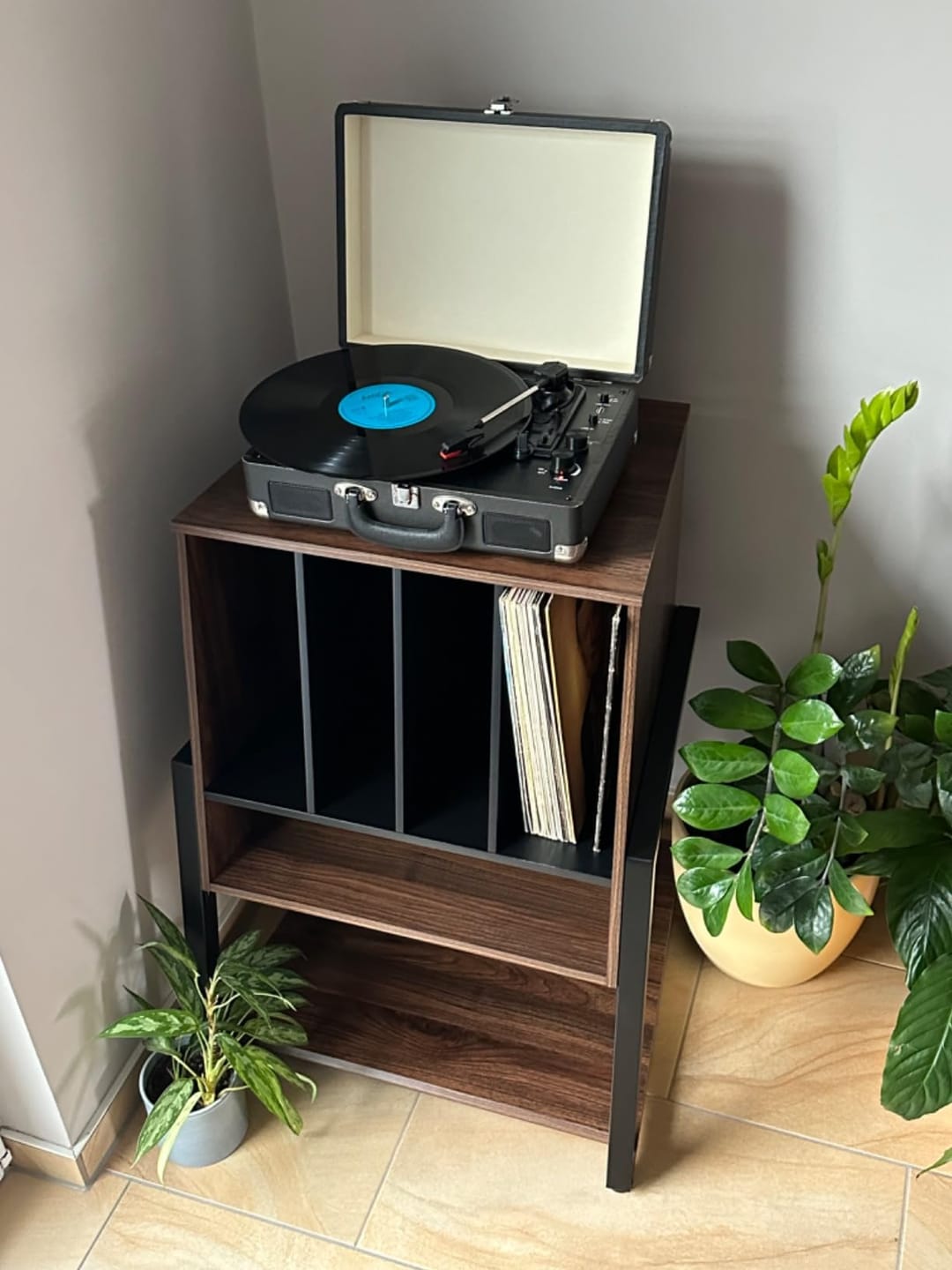 Customer photo review of Eiffel Record Player Stand