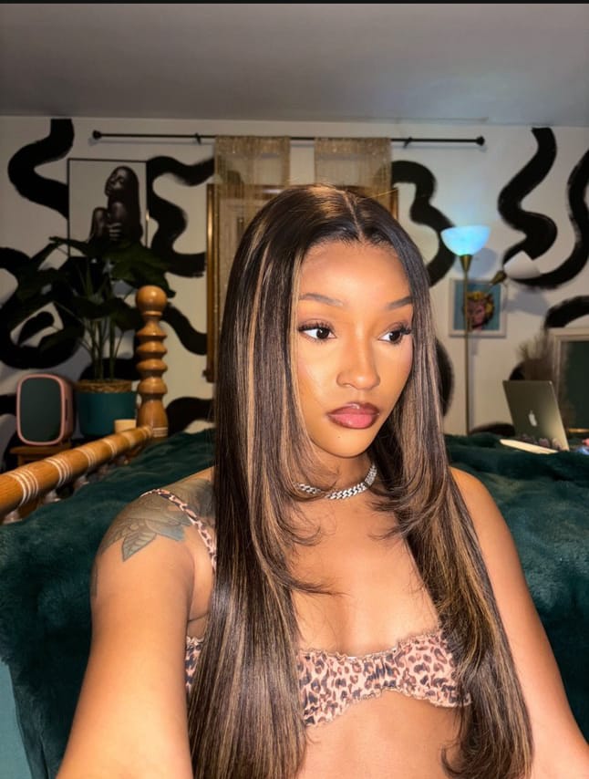 Customer photo review of Wavymy Layered Cut Balayage Highlight Wear Go Glueless Lace Pre-Bleached Straight Wigs Pre-pluck 180% Density Human Hair Wigs
