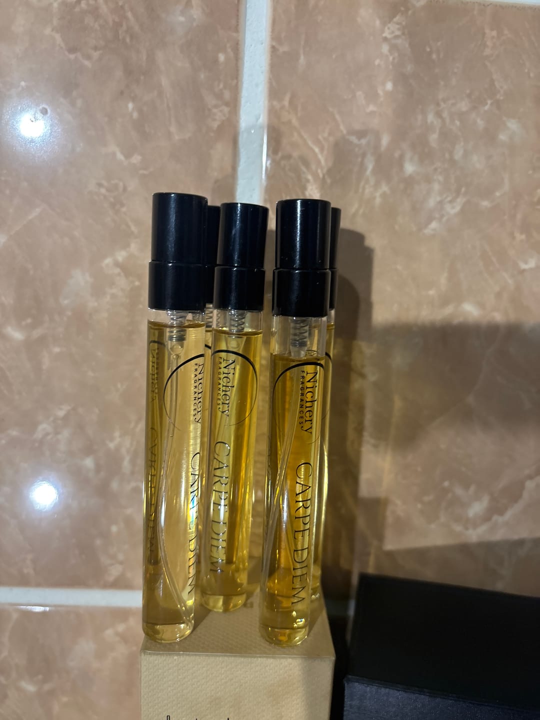 Customer photo review of Nichery Carpe Diem Extrait de Parfum - Férfi 5x10ml