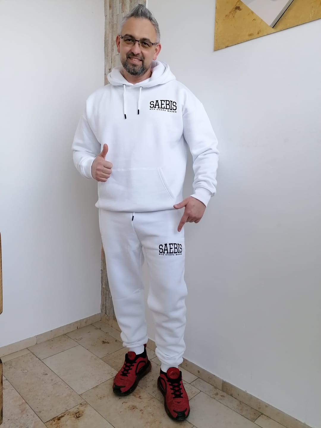 Customer photo review of Lifestyle Herren Jogginghose weiß mit Stickerei by SAEBIS®