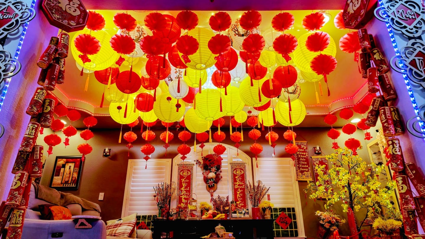 Customer photo review of 24" Red Shimmering Nylon Lantern, Even Ribbing, Durable, Hanging