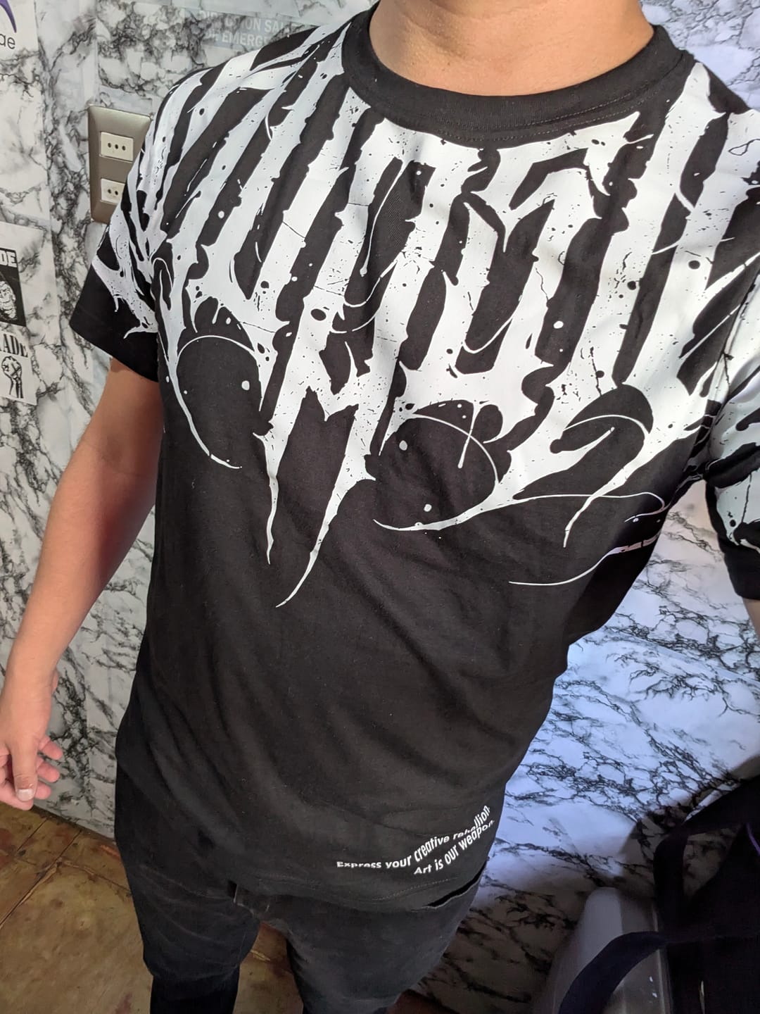 Customer photo review of POLERA BLACK LETTER ART CO.
