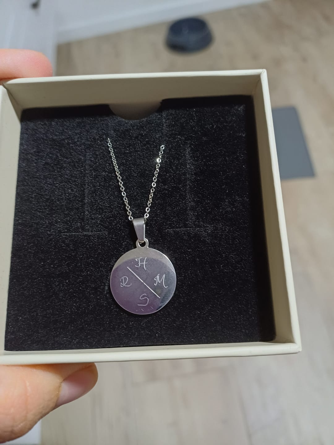Customer photo review of Halskette Initialen