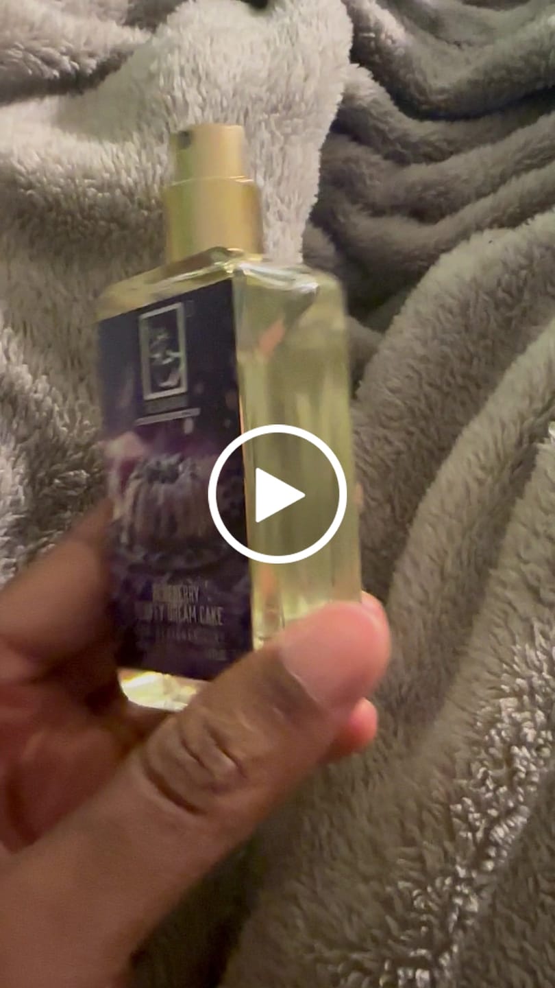 Customer video review of Blueberry Fluffy Dream Cake
